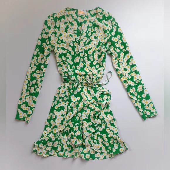 From Future 100% Silk Floral Daisy Green Wrap Dress - Picture 3 of 7
